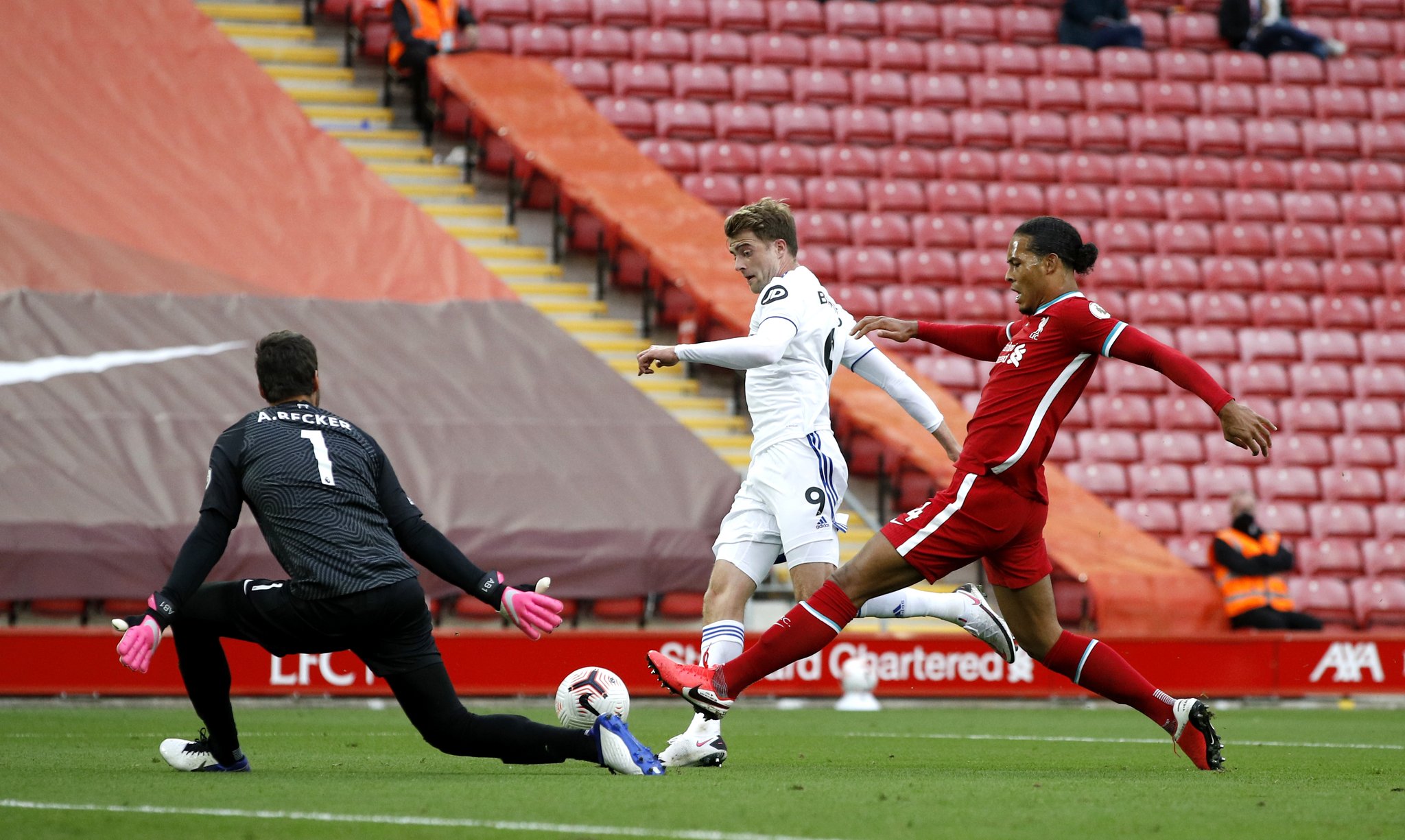 她们各自的 她们各自的